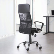 Эргономичное офисное кресло с анатомической спинкой из сетки