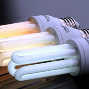 Цветопередача люминесцентных ламп в основном зависит от состава люминофора, которым покрывают их колбы